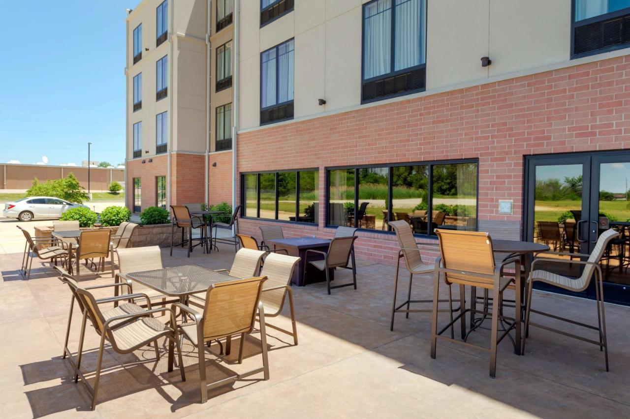 Best Western Plus Centralia Hotel & Suites Exterior foto